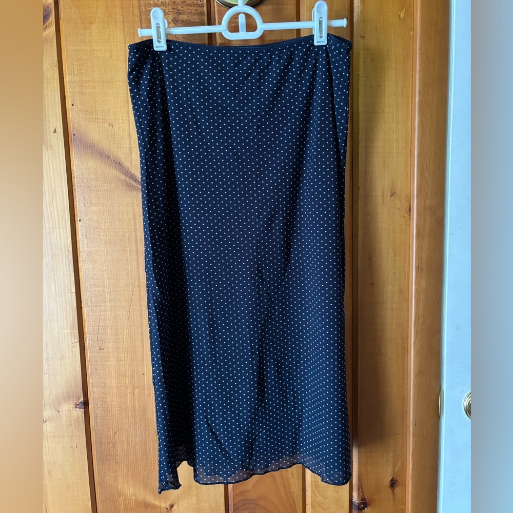 Brandy Melville Spain. Polka dot midi skirt